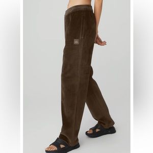 Alo Velour Baller Pant
